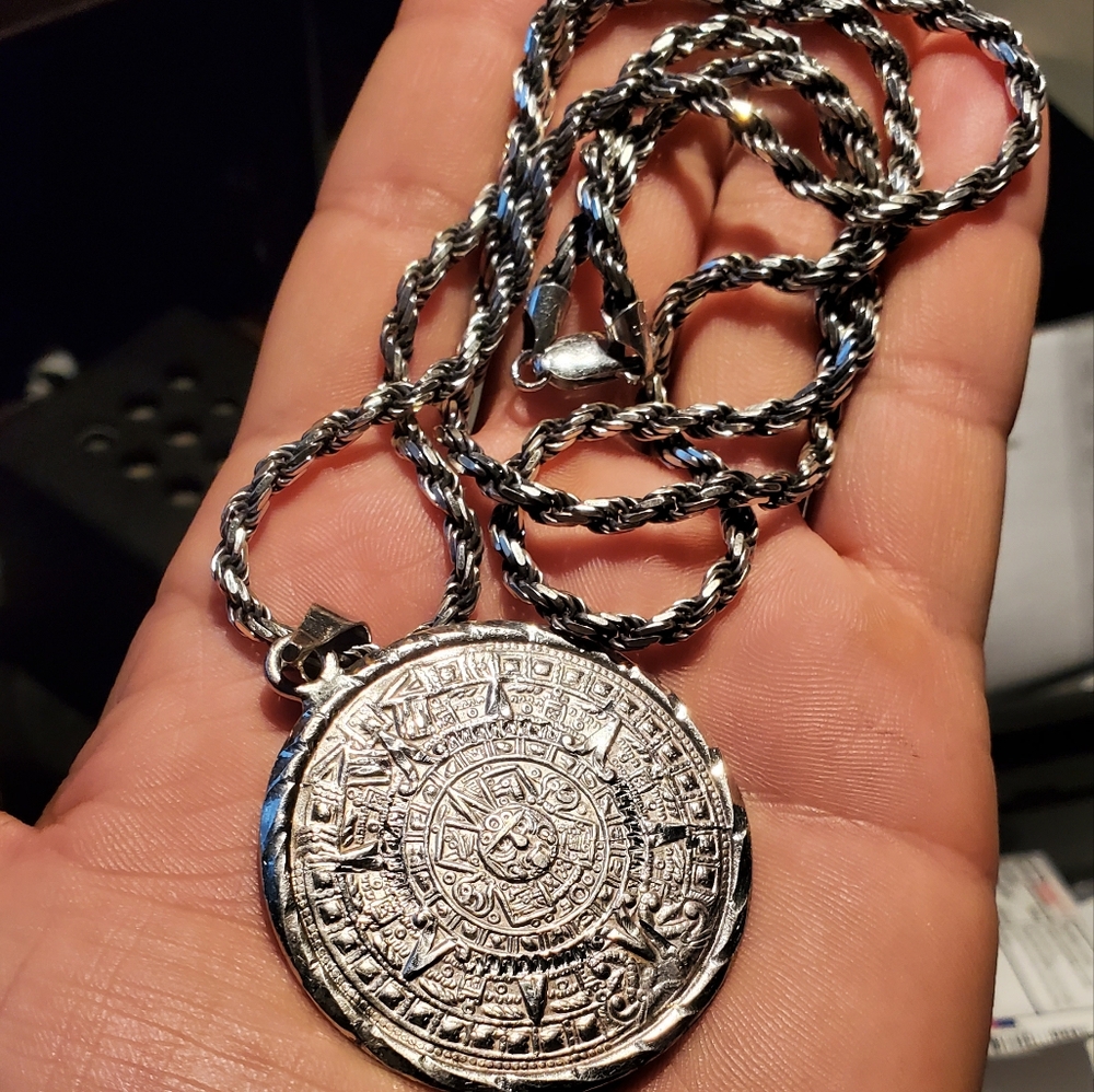 Vintage Sterling silver 🥈 Aztec Pendant & Italian Necklace